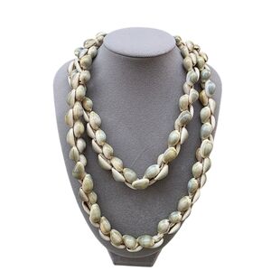 Vintage Hawaiian Lei Cowrie Shell Boho Necklace
